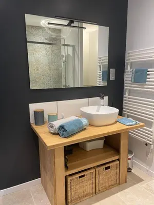 Salle de bains dans l'établissement Gîte de Kerliguit 3 étoiles pour 6 personnes au cœur du Cap-Sizun