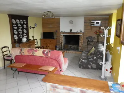 Coin salon dans l'établissement Gîte Clévacances dans le Finistère