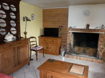 Télévision ou salle de divertissement dans l'établissement Gîte Clévacances dans le Finistère