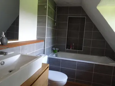 Salle de bains dans l'établissement Gîte du manoir de Keryvoas