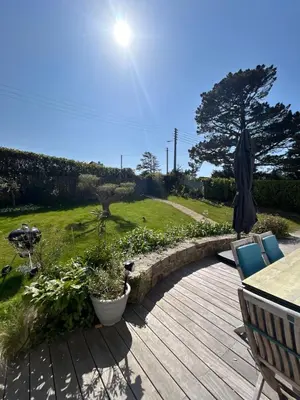 Jardin de l'établissement Maison de Vacances vue mer