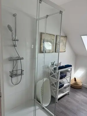 Salle de bains dans l'établissement Bord de Mer l'Appartement à Loctudy