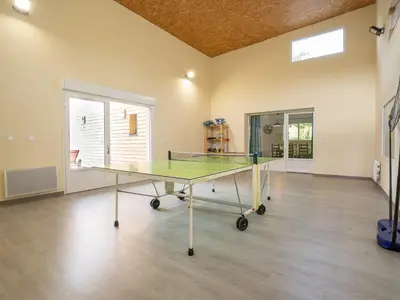 Tennis de table au sein de l'établissement Holiday Home Villa Heol by Interhome ou à proximité
