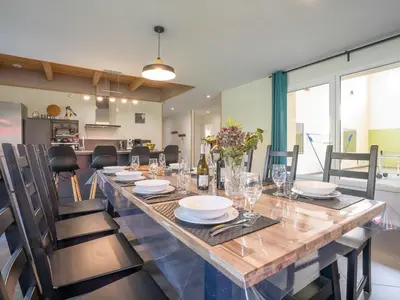 Cuisine ou kitchenette dans l'établissement Holiday Home Villa Heol by Interhome