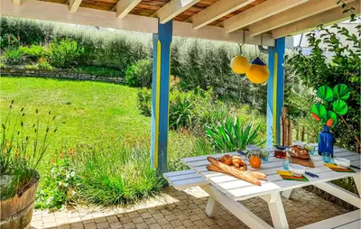 Jardin de l'établissement 2 Bedroom Gorgeous Home In Plouguerneau