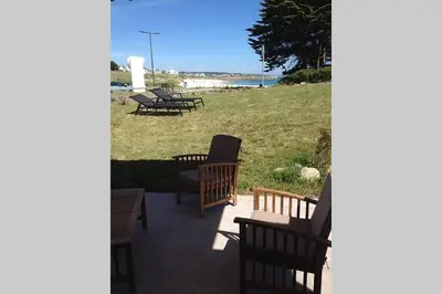 Coin salon dans l'établissement Maison à 20 mètre de la plage vue sur Mer