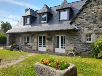 Jardin de l'établissement Gîte de charme 14 personnes labellisé Clévacances 3 étoiles