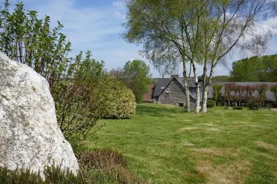 Jardin de l'établissement Gîte de charme 14 personnes labellisé Clévacances 3 étoiles