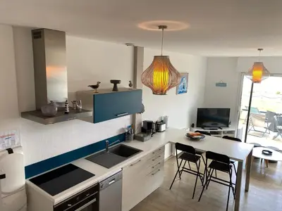 Cuisine ou kitchenette dans l'établissement Lestrevet, les pieds dans l eau