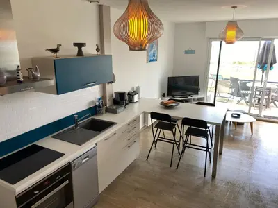 Cuisine ou kitchenette dans l'établissement Lestrevet, les pieds dans l eau
