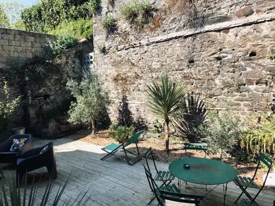 Jardin de l'établissement La Maison des Vignes - Terrasse & balcon