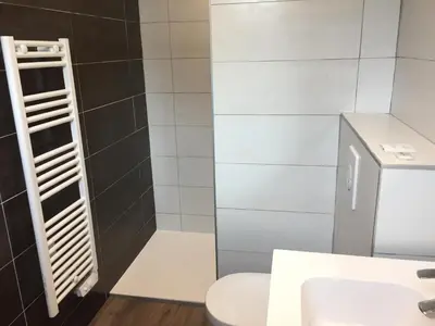 Salle de bains dans l'établissement nuit sur le pont 3