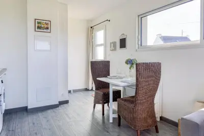 Coin salon dans l'établissement Le Nominoë - Studio à Lampaul-Plouarzel
