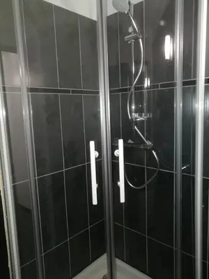Salle de bains dans l'établissement FLOREVA 43 Proche plage et thalasso