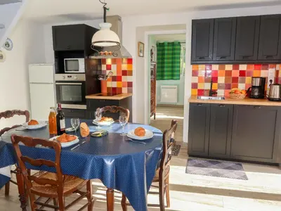 Cuisine ou kitchenette dans l'établissement Holiday Home Ty va Zud by Interhome