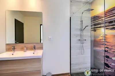 Salle de bains dans l'établissement Villa le Nid Des Dunes & Spa 2 gîtes écologiques