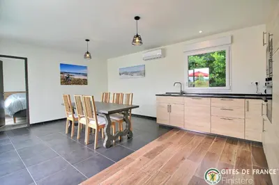 Cuisine ou kitchenette dans l'établissement Villa le Nid Des Dunes & Spa 2 gîtes écologiques
