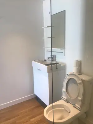 Salle de bains dans l'établissement Appartement et Studio Gîtes de L'Odet