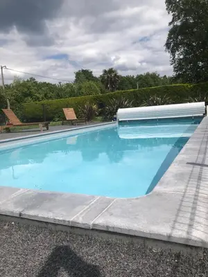 Piscine de l'établissement Appartement et Studio Gîtes de L'Odet ou située à proximité