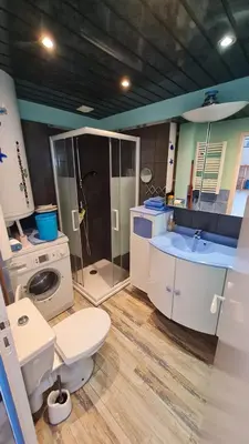 Salle de bains dans l'établissement PENMARC’H KERITY location face à la mer
