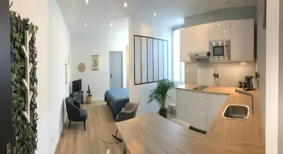 Cuisine ou kitchenette dans l'établissement Studio Chateaulin Centre