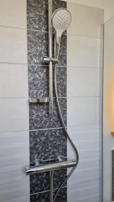 Salle de bains dans l'établissement Vacances Ô Loch - Studio à 200 mètres de la plage - Le Cap Coz Fouesnant