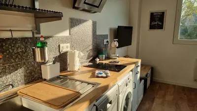Cuisine ou kitchenette dans l'établissement Vacances Ô Loch - Studio à 200 mètres de la plage - Le Cap Coz Fouesnant