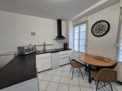 Cuisine ou kitchenette dans l'établissement Urban Chic 44 m2