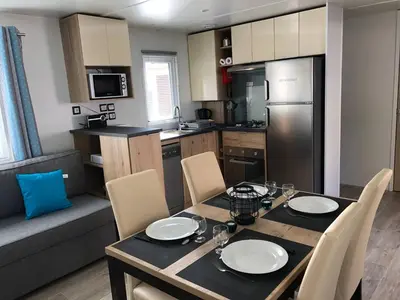 Cuisine ou kitchenette dans l'établissement MH6PERS-3CH-2sdb-WIFI garantie-lave vaisselle-lits faits -tout confort