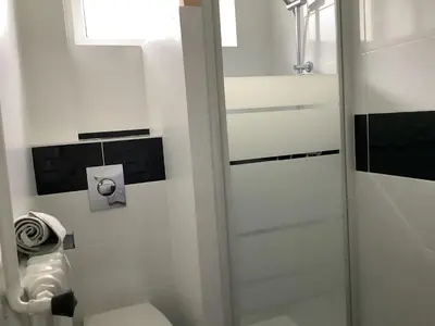 Salle de bains dans l'établissement Les Bruyeres