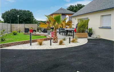 Jardin de l'établissement 3 Bedroom Gorgeous Home In Milizac