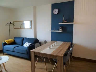 Coin salon dans l'établissement Studio in Plougasnou with Sea View and Beaches