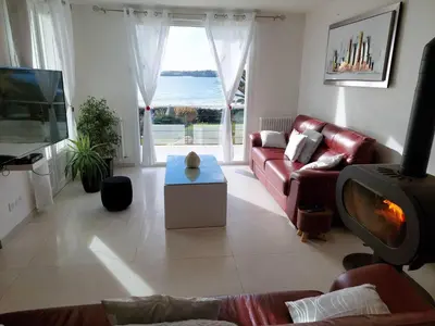 Coin salon dans l'établissement Holiday Home in Brittany with Sea Views