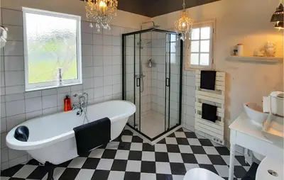 Salle de bains dans l'établissement 2 Bedroom Beautiful Home In Pleuven