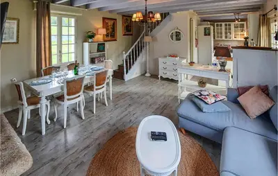 Coin salon dans l'établissement 2 Bedroom Beautiful Home In Pleuven