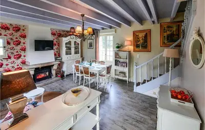 Coin salon dans l'établissement 2 Bedroom Beautiful Home In Pleuven