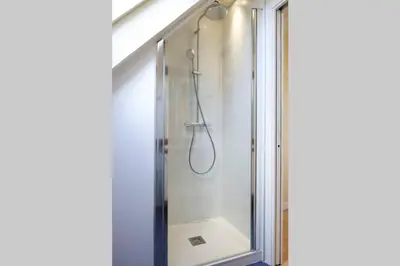 Salle de bains dans l'établissement Maison près de la plage et de la thalasso