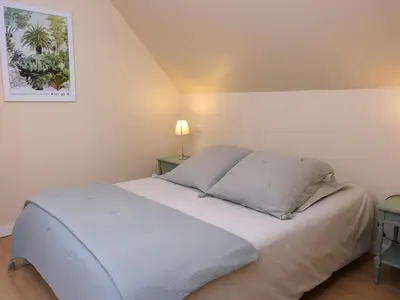 Un ou plusieurs lits dans un hébergement de l'établissement Maison près de la plage et de la thalasso