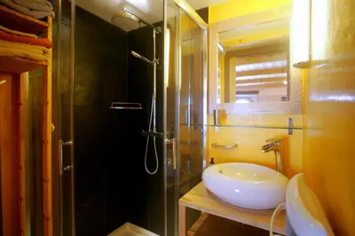 Salle de bains dans l'établissement Le Magasin à Sel