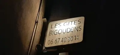 Certificat, récompense, panneau ou autre document affiché dans l'établissement 12 RDC Appartement 2 chambres jardin terrasse