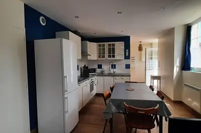 Cuisine ou kitchenette dans l'établissement 16 RDC maison 2ch-2SDB-2WC 6 personnes Les Gites Bigoudens