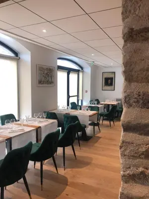 Coin salon dans l'établissement L'Otentik Restaurant Chambres d'Hôtes