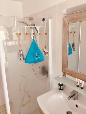 Salle de bains dans l'établissement TY JACQ