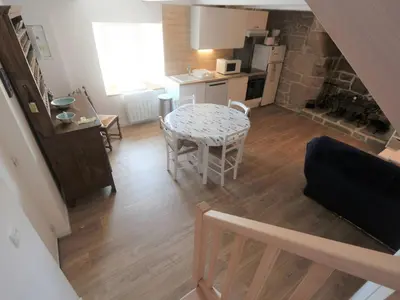 Cuisine ou kitchenette dans l'établissement Combrit Sainte-Marine: T2 duplex rénové avec jardin privé et vue sur port - FR-1-481-91