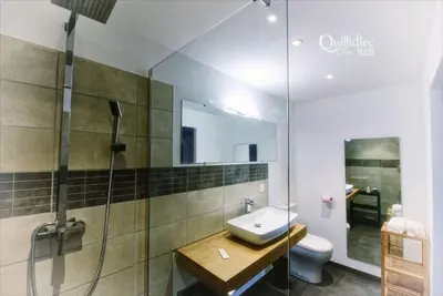 Salle de bains dans l'établissement Manoir Pors Braz B&B