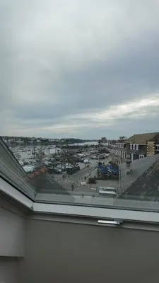 Vue générale sur Concarneau ou vue de la ville depuis l'appartement