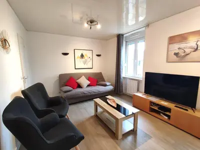Télévision ou salle de divertissement dans l'établissement Appartement au centre de TREBEURDEN et à 500m de la plage - Ref 665