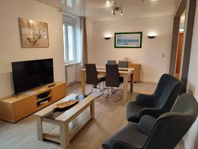 Télévision ou salle de divertissement dans l'établissement Appartement au centre de TREBEURDEN et à 500m de la plage - Ref 665