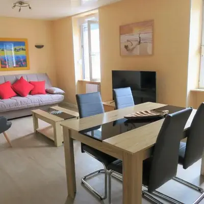 Appartement au centre de TREBEURDEN et à 500m de la plage - Ref 665