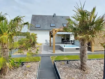 Piscine de l'établissement Holiday Home in Plouarzel near Sandy Beaches ou située à proximité
